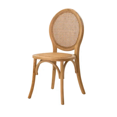 Elegantna Toscana stolica za iznajmljivanje – idealan izbor za venčanja, proslave i evente u Beogradu, Novom Sadu i širom Srbije. Ručno izrađena od prirodnog drveta i španske trske, ova stolica donosi mediteranski šarm i luksuz u svaki prostor. Savršeno kombinuje klasičnu eleganciju i izdržljivost, čineći je popularnim izborom za dekoraciju enterijera i spoljnih prostora. Unapredite vaš događaj premium nameštajem za iznajmljivanje – rezervišite Toscana stolice za autentičnu i sofisticiranu atmosferu!